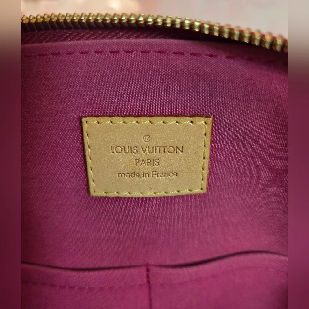 Louis Vuitton Vernis MM Alma. Red. Great Condition. - Picture 8 of 10